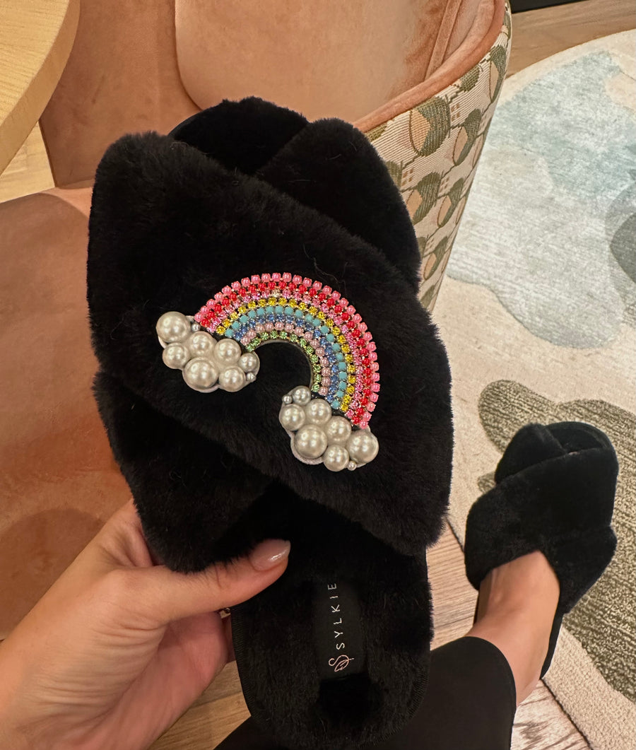 Slipper with brooch