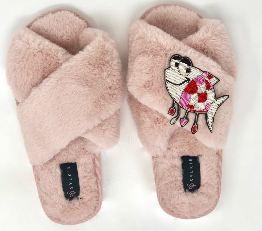 Slipper with brooch