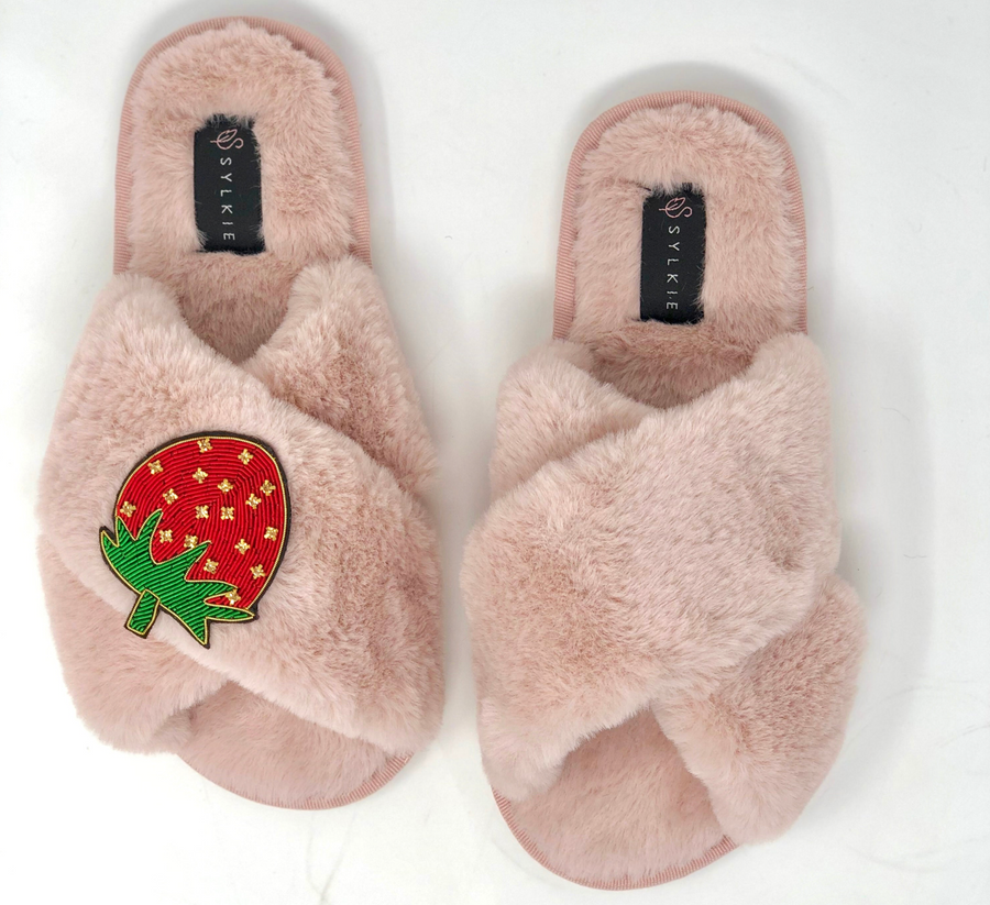 Slipper with brooch