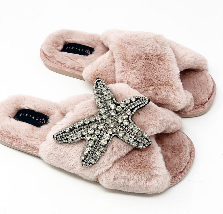 Slipper with brooch