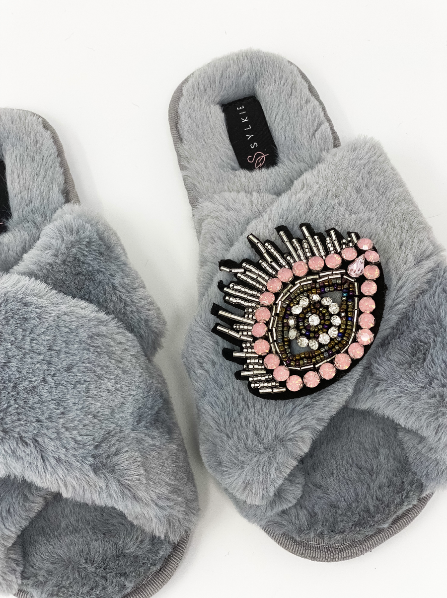 Slipper with brooch