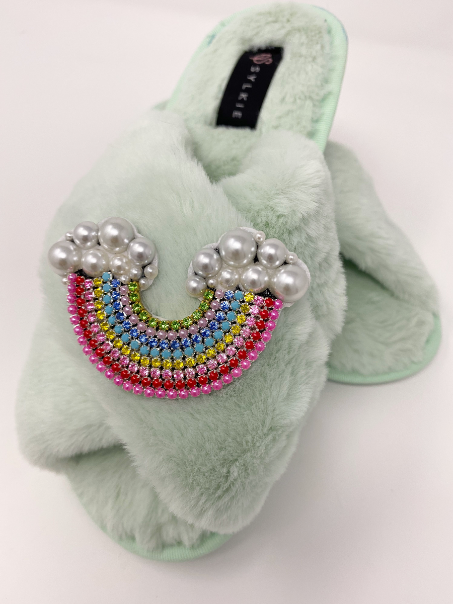 Slipper with brooch